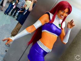 WonderCon 2016 Cosplay Funny Outtakes 118 Starfire Teen Titans